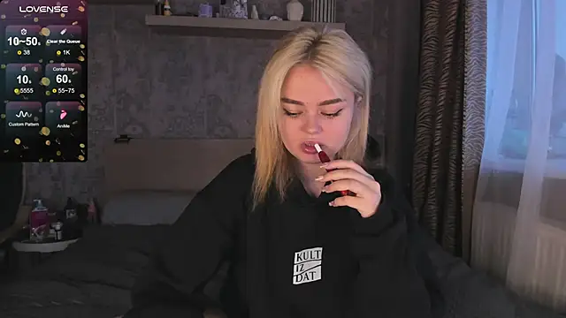 Snapshot of purebeautie13 chatting on January 29, 12:13 pm purebeautie13 online show from January 29, 12:13 pm