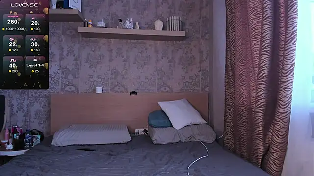 Snapshot of purebeautie13 chatting on February 6, 12:05 pm purebeautie13 online show from February 6, 12:05 pm