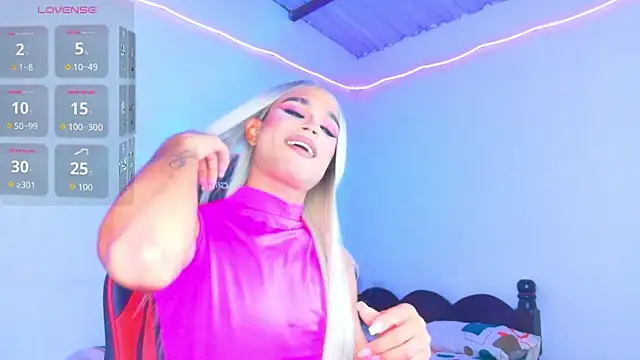 AllisonsweetZ online show from April 10, 2:55 pm