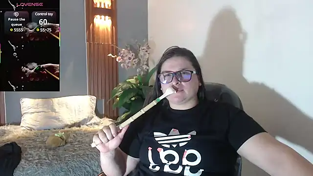 Snapshot of katty_femdom chatting on March 20, 12:43 pm katty femdom online show from March 20, 12:43 pm
