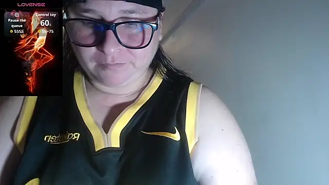 Snapshot of katty_femdom chatting on October 12, 12:48 pm katty femdom online show from October 12, 12:48 pm