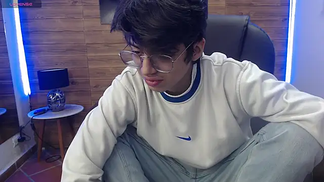 jhoellx online show from March 22, 12:35 pm