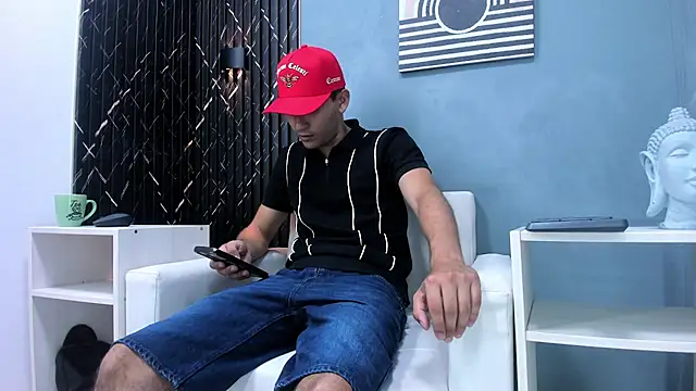 Snapshot of Liam_crox chatting on January 8, 5:48 pm Liam crox online show from January 8, 5:48 pm