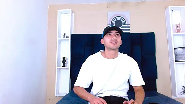 Snapshot of Liam_crox chatting on January 10, 8:59 pm Liam crox online show from January 10, 8:59 pm