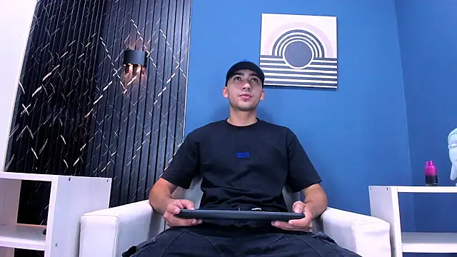 Snapshot of Liam_crox chatting on January 29, 8:56 pm Liam crox online show from January 29, 8:56 pm