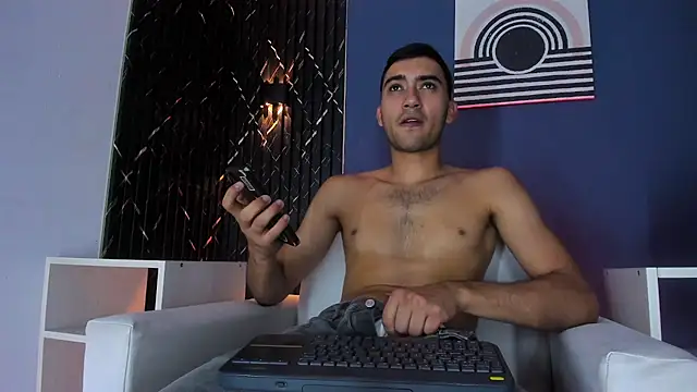 Snapshot of Liam_crox chatting on January 30, 9:47 pm Liam crox online show from January 30, 9:47 pm