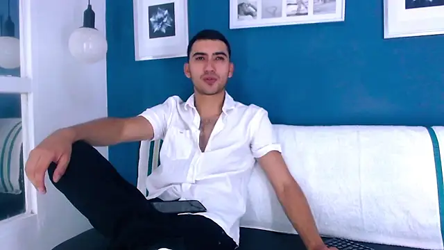 Snapshot of Liam_crox chatting on January 31, 3:22 pm Liam crox online show from January 31, 3:22 pm