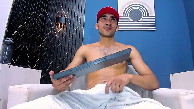 Snapshot of Liam_crox chatting on January 31, 10:10 pm Liam crox online show from January 31, 10:10 pm