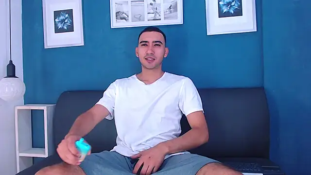 Snapshot of Liam_crox chatting on February 24, 4:15 pm Liam crox online show from February 24, 4:15 pm