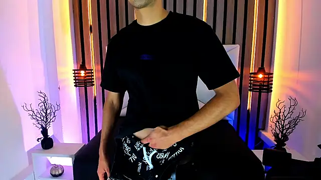 Snapshot of Liam_crox chatting on February 27, 6:42 pm Liam crox online show from February 27, 6:42 pm