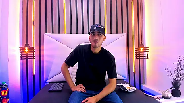 Snapshot of Liam_crox chatting on March 15, 2:55 pm Liam crox online show from March 15, 2:55 pm