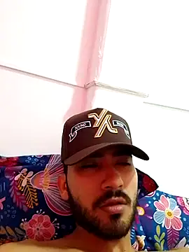 Snapshot of Liam_crox chatting on November 5, 12:27 pm Liam crox online show from November 5, 12:27 pm