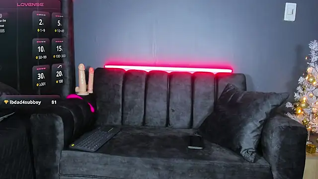 khriss brown online show from December 13, 8:58 pm