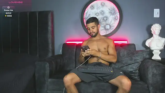 khriss brown online show from February 6, 10:53 pm