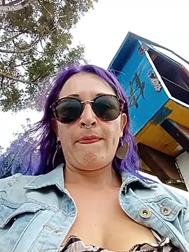 sophie banger online show from October 19, 6:19 pm