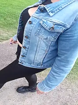 sophie banger online show from December 2, 7:53 pm