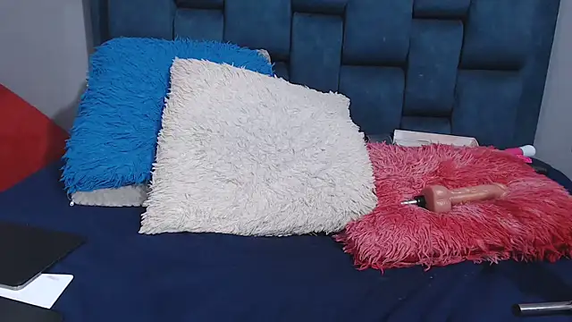 Snapshot of GabySteven chatting on April 11, 8:51 am GabySteven online show from April 11, 8:51 am