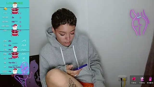 TRIXIE TANG28 online show from January 28, 2:21 am