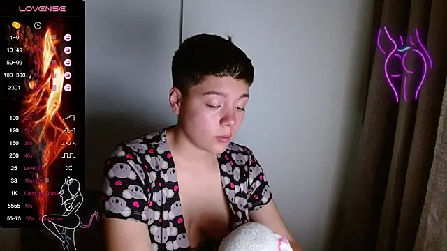 TRIXIE TANG28 online show from February 18, 2:27 am