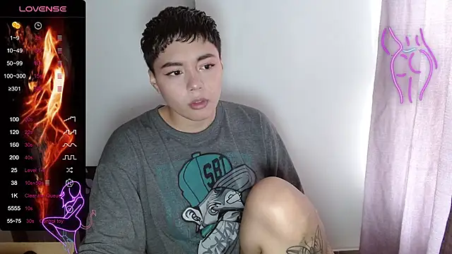 TRIXIE TANG28 online show from February 23, 5:29 pm