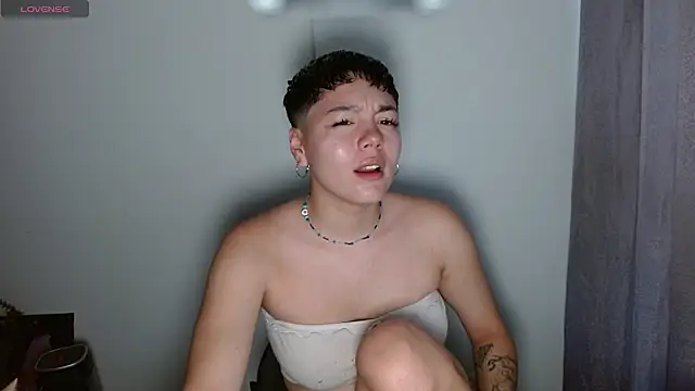 TRIXIE TANG28 online show from March 6, 8:48 pm