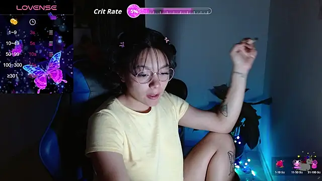 TRIXIE TANG28 online show from April 16, 11:29 pm