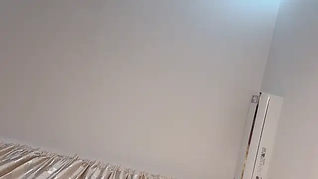 Snapshot of Krismil3 chatting on March 15, 12:36 am Krismil3 online show from March 15, 12:36 am