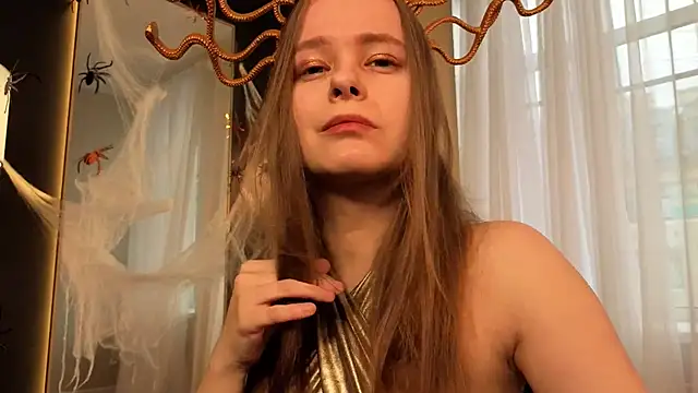 CassieCool online show from October 31, 1:01 pm