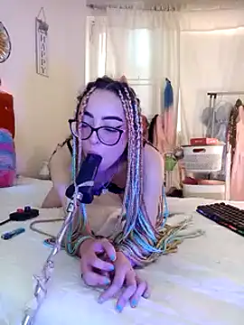 Snapshot of Yennastone chatting on January 6, 7:35 pm Yennastone online show from January 6, 7:35 pm