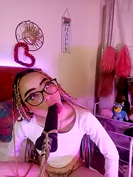 Snapshot of Yennastone chatting on January 9, 3:47 am Yennastone online show from January 9, 3:47 am
