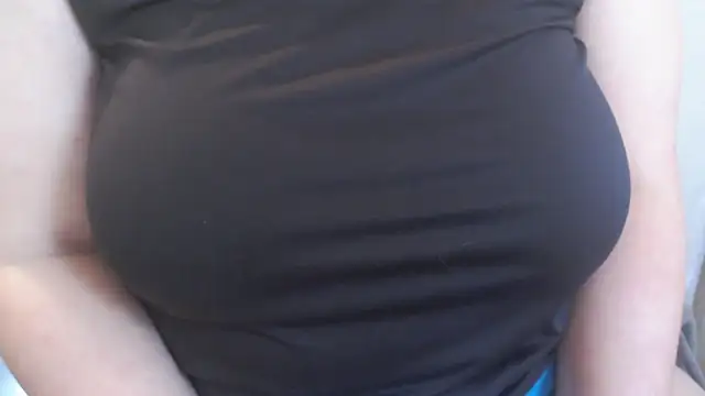 Bigbittiesandfun online show from January 27, 9:00 pm