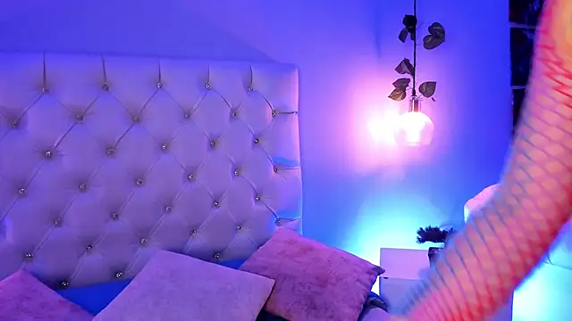 Snapshot of ZoeHarris chatting on September 29, 12:10 pm ZoeHarris online show from September 29, 12:10 pm