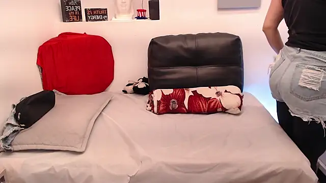 eva twiss online show from March 10, 11:59 am