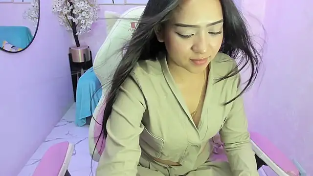 Snapshot of Zafiro_t18 chatting on February 1, 7:34 pm Zafiro t18 online show from February 1, 7:34 pm