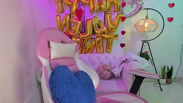 Snapshot of Zafiro_t18 chatting on February 16, 12:32 pm Zafiro t18 online show from February 16, 12:32 pm