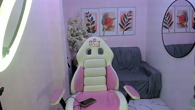 Snapshot of Zafiro_t18 chatting on March 7, 12:45 pm Zafiro t18 online show from March 7, 12:45 pm