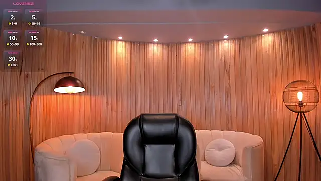 Snapshot of ChloePreston_ chatting on December 18, 11:24 am ChloePreston online show from December 18, 11:24 am