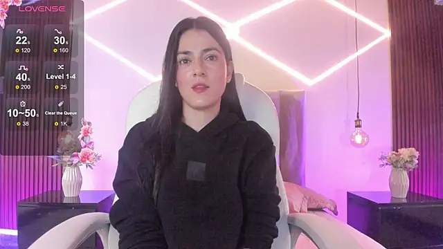 BellaClaiir online show from December 4, 2:26 pm