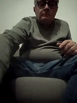 Snapshot of Bretoncool chatting on March 6, 5:26 am Bretoncool online show from March 6, 5:26 am