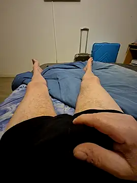 Snapshot of Bretoncool chatting on April 3, 4:32 am Bretoncool online show from April 3, 4:32 am