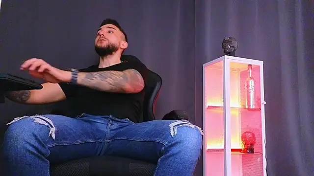 MightyAaron66 online show from February 16, 10:54 am