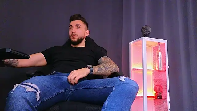 MightyAaron66 online show from February 18, 8:59 am