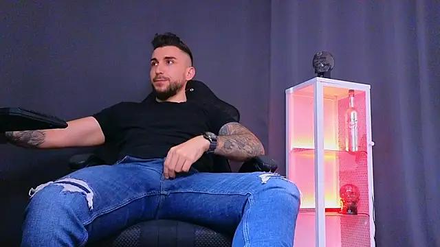 MightyAaron66 online show from February 20, 9:55 am