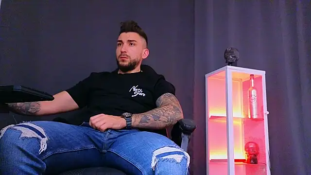 MightyAaron66 online show from February 22, 3:01 am