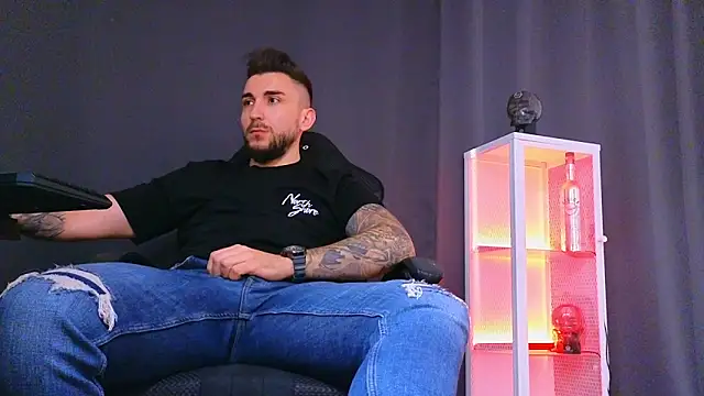 MightyAaron66 online show from February 22, 9:12 am