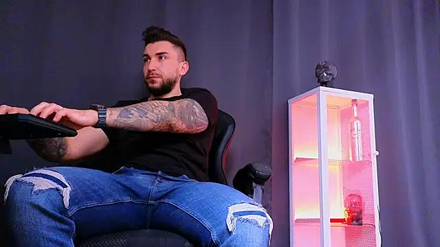 MightyAaron66 online show from March 1, 2:37 am