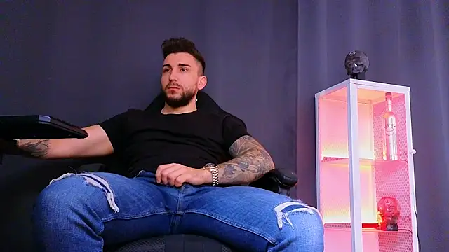 MightyAaron66 online show from March 2, 9:10 am