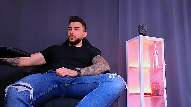 MightyAaron66 online show from March 10, 11:42 am