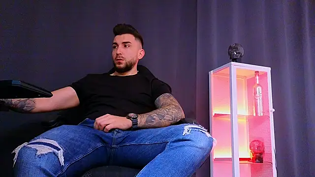 MightyAaron66 online show from March 12, 6:29 am