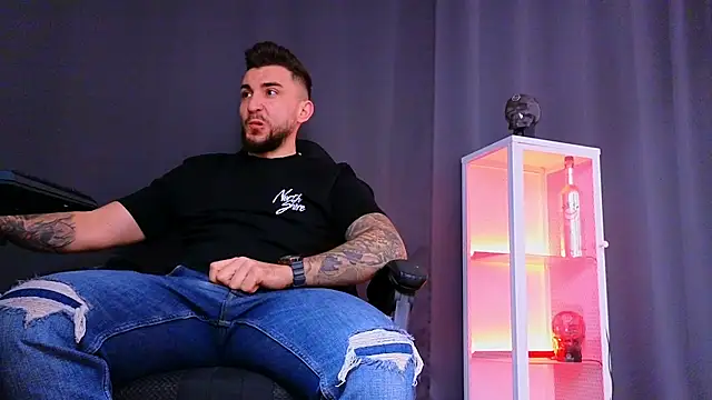 MightyAaron66 online show from March 15, 4:46 am